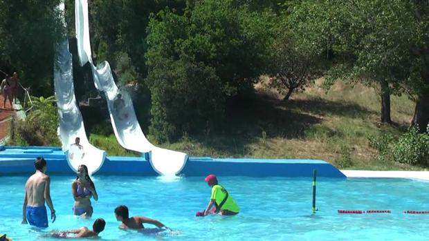 Nuevo Ahogamiento En Una Piscina Un Nino Grave En Un Parque