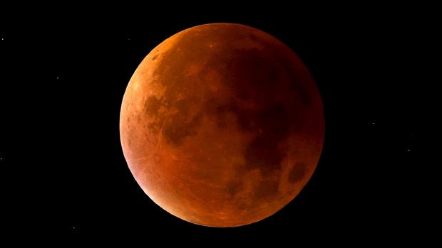Imagen de archivo de un eclipse lunar tomada en Staffordshire, Inglaterra