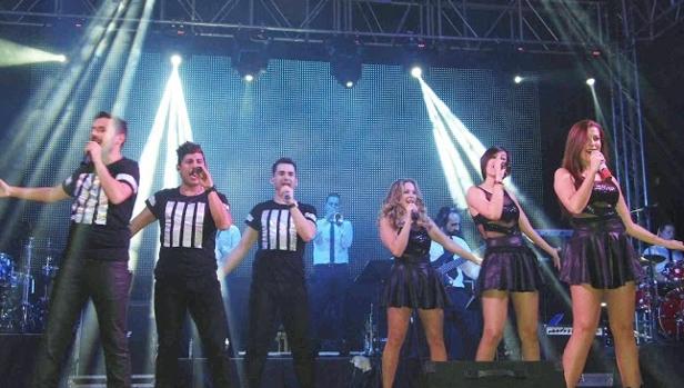 La Isla Show, una de las orquestas más asiduas por la provincia durante el verano