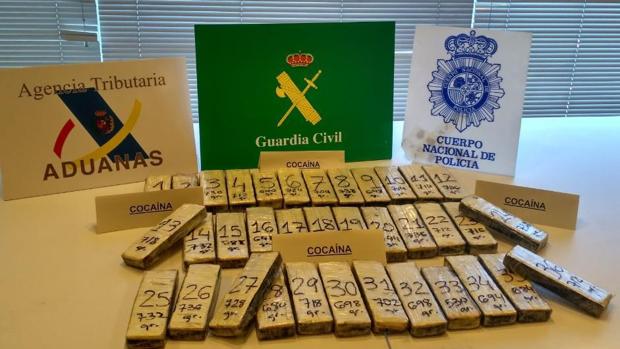 La cocaína se había distribuido en 36 pastillas ocultas en los marcos de la puerta del contenedor