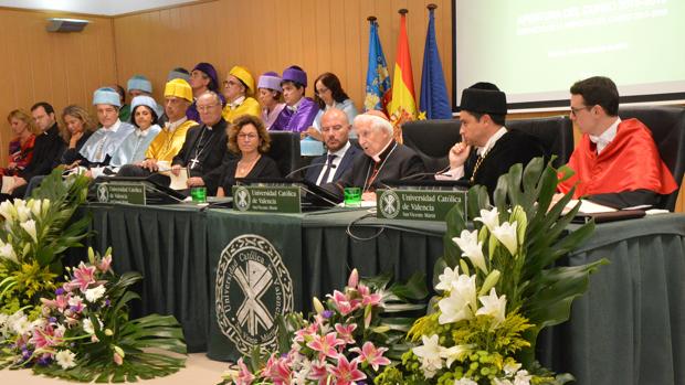 El cardenal Cañizares en su intervención en la Universidad Católica de Valencia