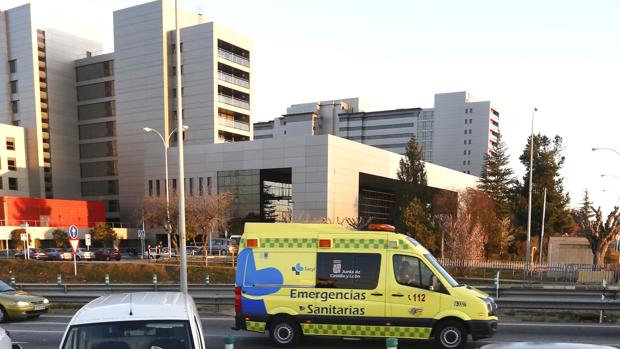 Hospital de León, a donde ha sido trasladada la víctima