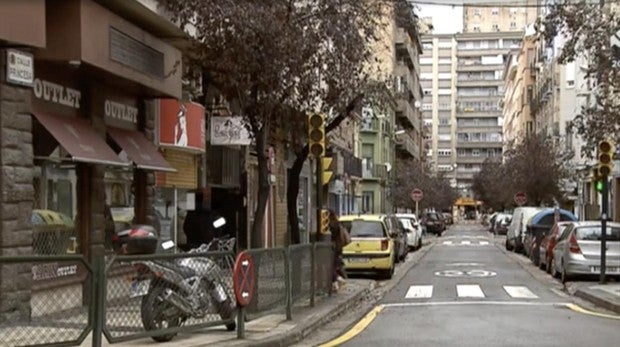 Lugar donde se produjo la reyerta y cayó mortalmente herido el joven Sami H., en la zaragozana calle Princesa