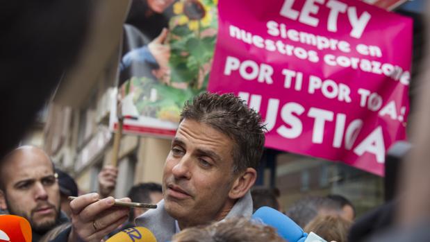 Centenares de personas protestan ante el Juzgado de Menores de Zamora para reclamar un endurecimiento de las penas de los menores para delitos más graves