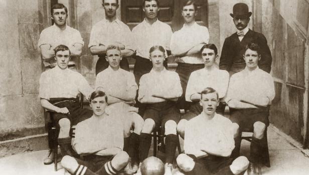 El Exiles, en una fotografía de 1903, jugó su primer partido en Vigo en 1876