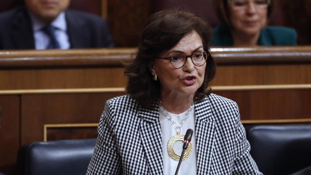 La vicepresidenta del Gobierno, Carmen Calvo, durante su intervención en el Congreso