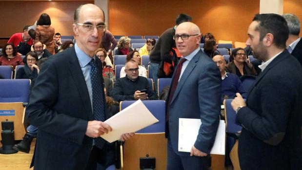 El conselleiro de Sanidade y el gerente del Sergas en la reunión de trabajo del martes