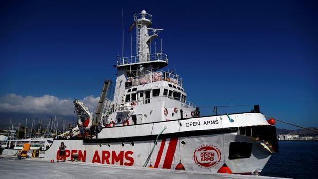 El Open Arms atracado en Motril