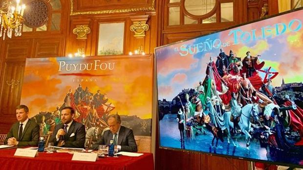 Nicolas de Villiers, Erwan de la Villeon y Jesús Saiz en la presentación, este jueves, del parque temático