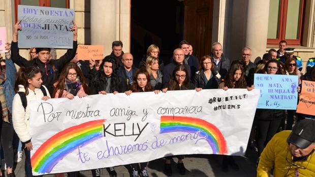 Concentración hoy jueves en Reus en repulsa por el asesinato de Kelly, vecina de esta localidad
