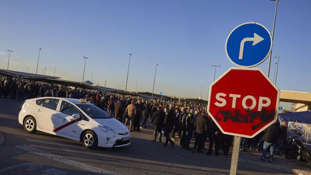 El Reglamento Del Taxi Permitira Retirar Licencias Y Castigara Su