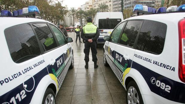 Imagen de archivo de varias patrullas de la Policía Local de Valencia