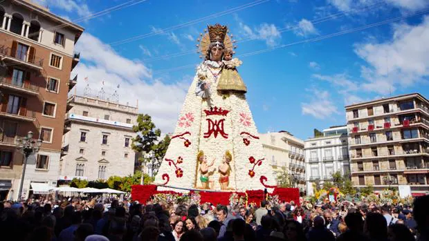 Fallas 2019 Exito En La Ofrenda A La Virgen Con La Participacion