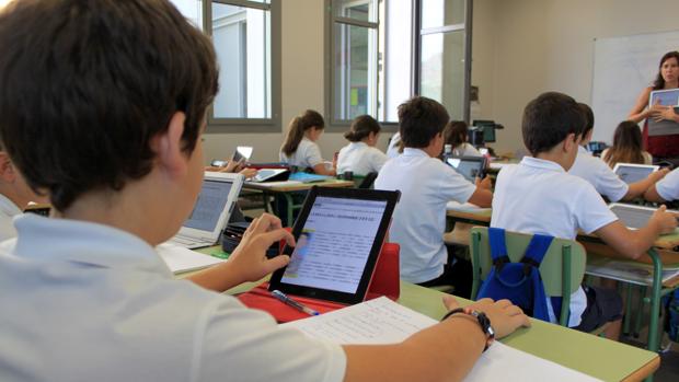 Alumnos del colegio Caxton College en Sociales