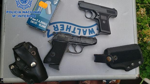 Armas intervenidas a los dos hermanos que vendían la marihuana