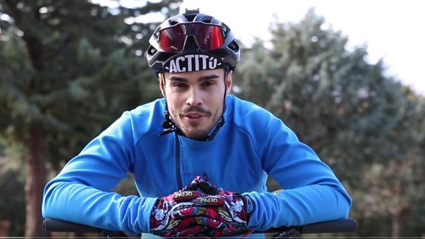 Captura del video en el que Daniel Pérez explica su reto