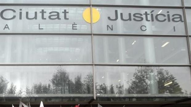 Fachada de la Ciudad de la Justicia en Valencia