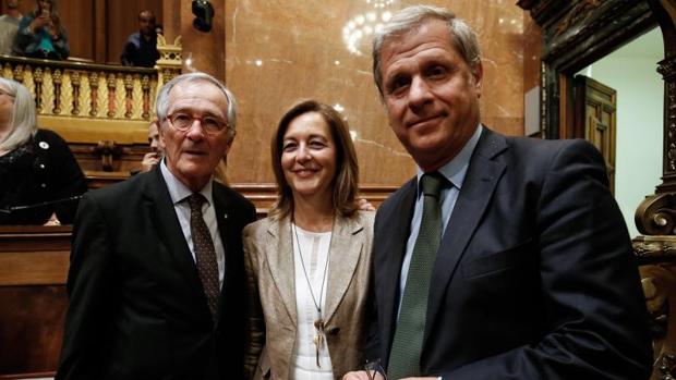 Trias, Mejías y Fernández, tras el pleno de la lágrima en Barcelona
