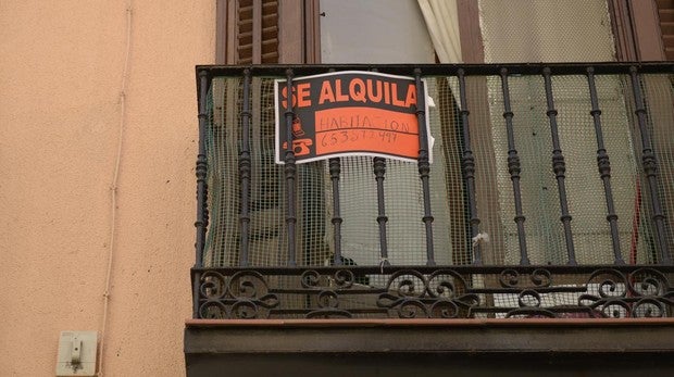 Cartel de alquiler en Madrid