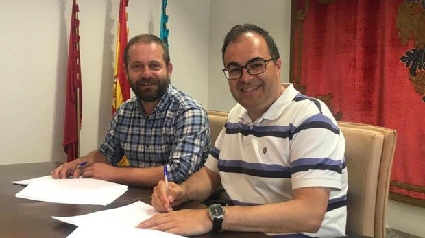 Fran Muñoz (Leganemos) y Santiago Llorente (PSOE)