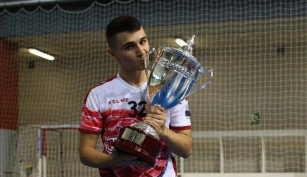 Lorenzo Cano Figueroa «Loren», con el título de Copa
