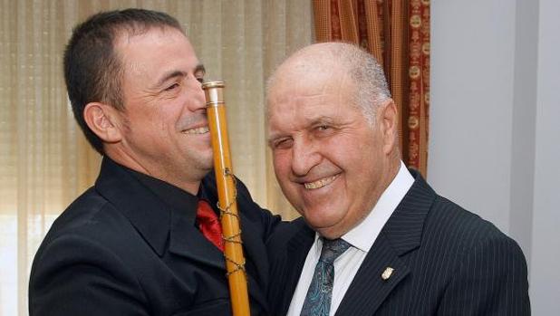 José Luis Seguí, el alcalde más veterano de España, con la vara de mando en Almudaina, este sábado