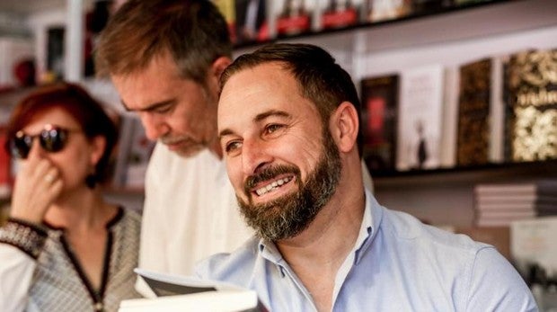 Abascal, en la Feria del Libro de Madrid