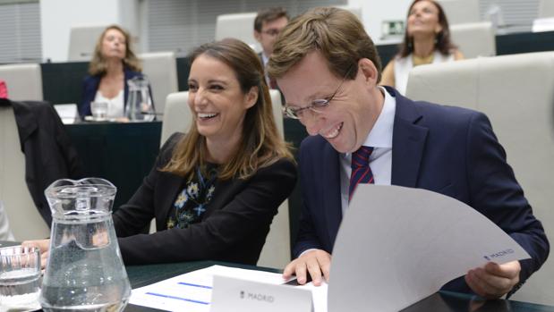Jose Luis Almeida junto a Andrea Levy
