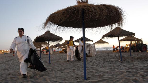 Imagen de archivo del día después de la noche de San Juan en la playa de las Arenas de Valencia