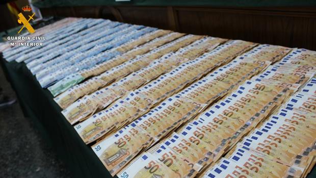 En los registros practicados a los miembros de esta banda se les han intervenido casi 50.000 euros en efectivo