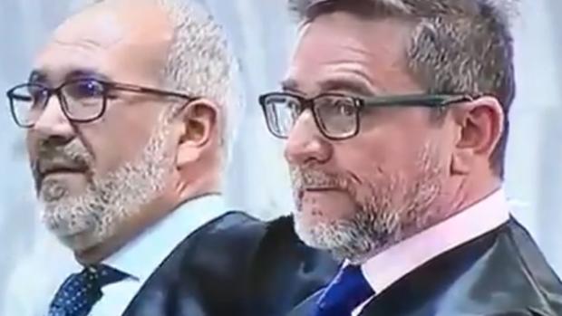 Alba Mesa, a la derecha , en la vista judicial