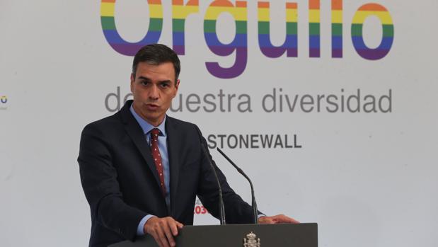 Pedro Sánchez, presidente del Gobierno en funciones, ayer en un acto con motivo del Orgullo LGTBI
