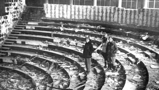 Estado en el que quedó el Aula Magna de Filosofía y Letras en 1937