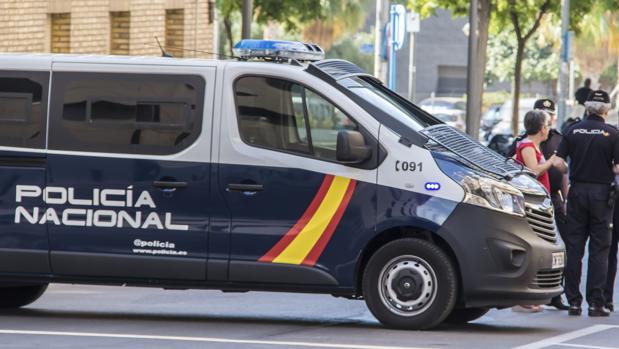 Imagen de un vehículo de la Policía Nacional de Alicante