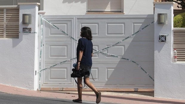 Imagen de la vivienda en la que un hombre ha matado a su mujer en la madrugada de este lunes