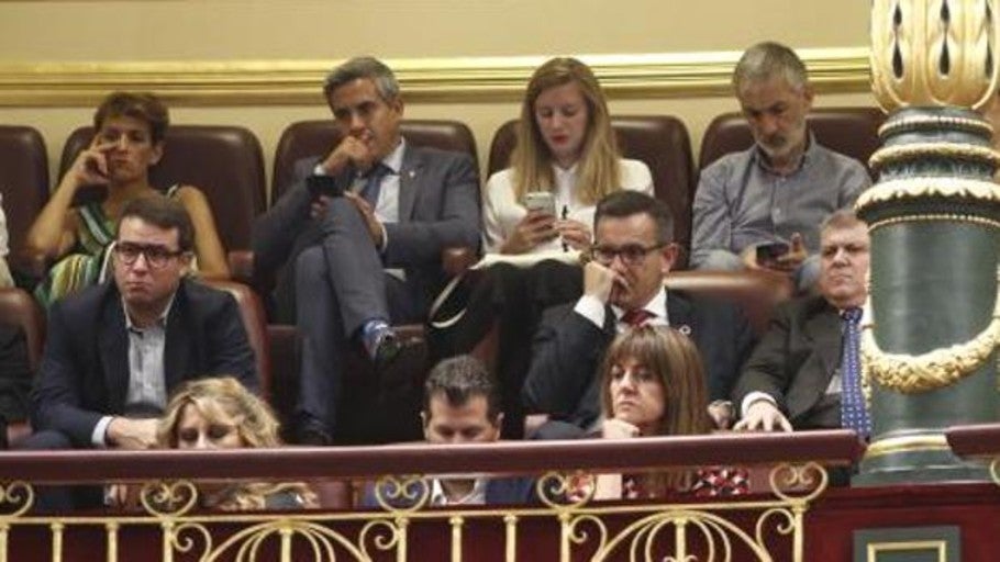La peineta de Chivite a Rivera y otros momentos destacados de la primera sesión de investidura