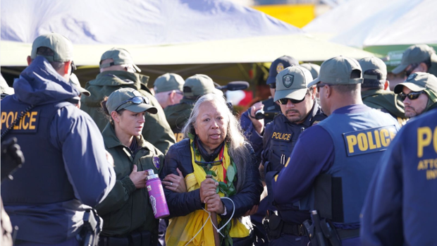 La policía arresta a manifestantes contra el TMT en Grantest