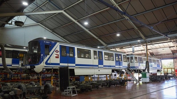 Depósito donde se realizan labores de mantenimiento de trenes de Metro