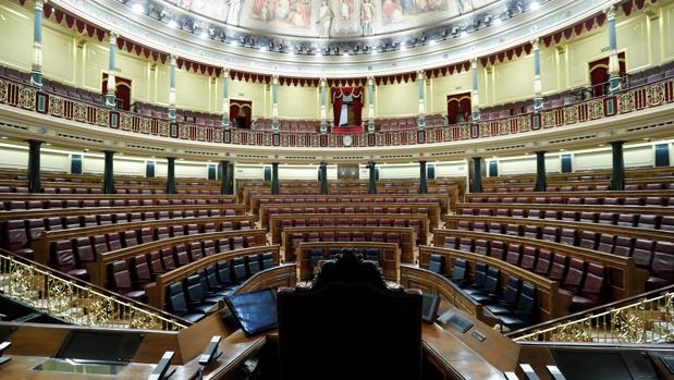 El Congreso gasta más de medio millón de euros en viajes de diputados con las Cortes disueltas