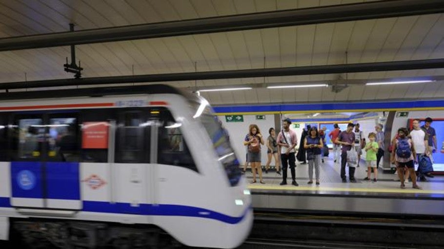 Metro reabre la estación de Duque de Pastrana tras desprenderse un
