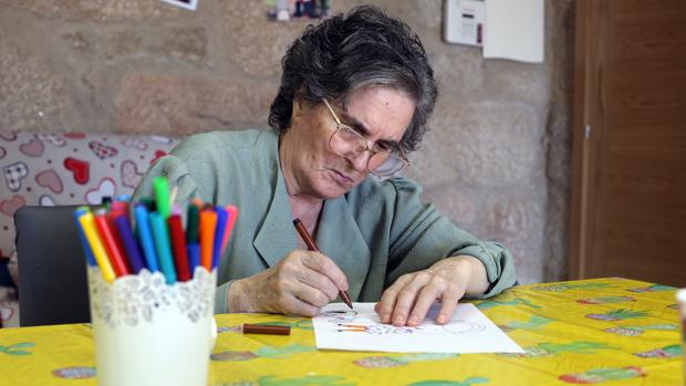 Una usuaria de una casa do maior en Orense