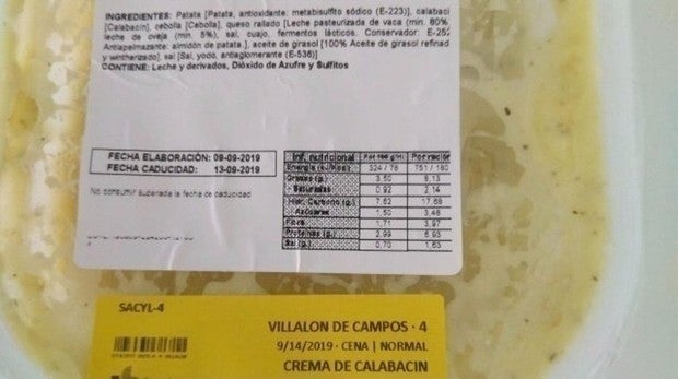 Uno de los envases caducados que ha llegado a los sanitarios