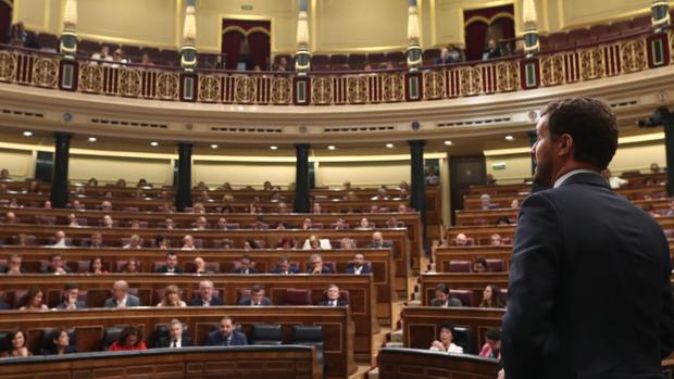 Pablo Casado, durante una sesión de control al Gobierno en funciones en el Congreso
