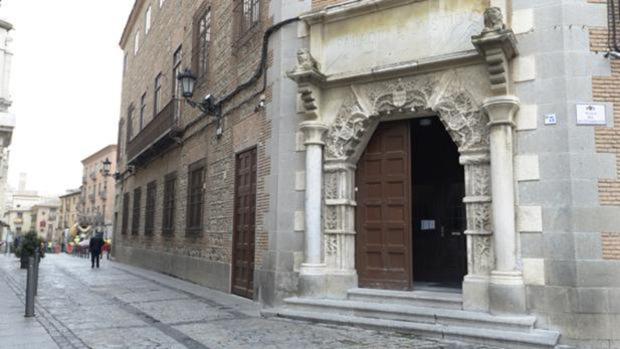 Puerta de principal de la Audiencia Provincial de Toledo