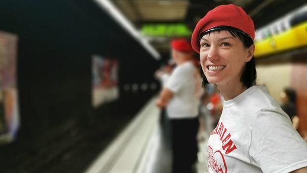 Una mujer en una de las patrullas de «Guardian Angels»