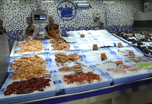 Imagen de unos empleados de un supermercado de Mercadona en Toledo