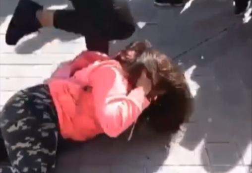 Otro momento de la paliza
