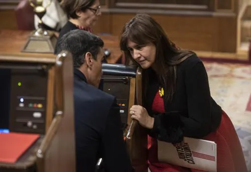 Sánchez conversa con Laura Borràs