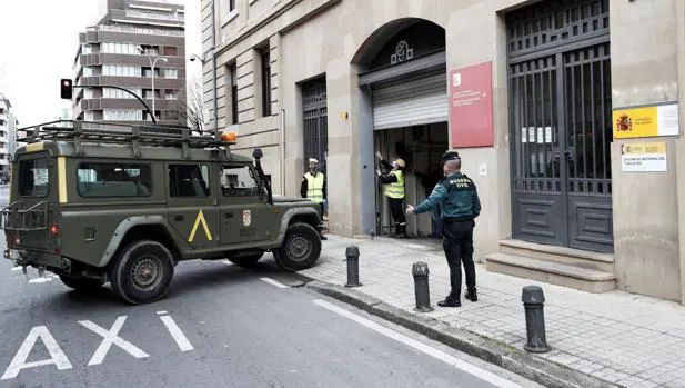 La Unidad Militar de Emergencias entran a la Delegación del Gobierno en Navarra