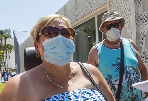 Julie, profesional de una agencia de viajes de Newcastle